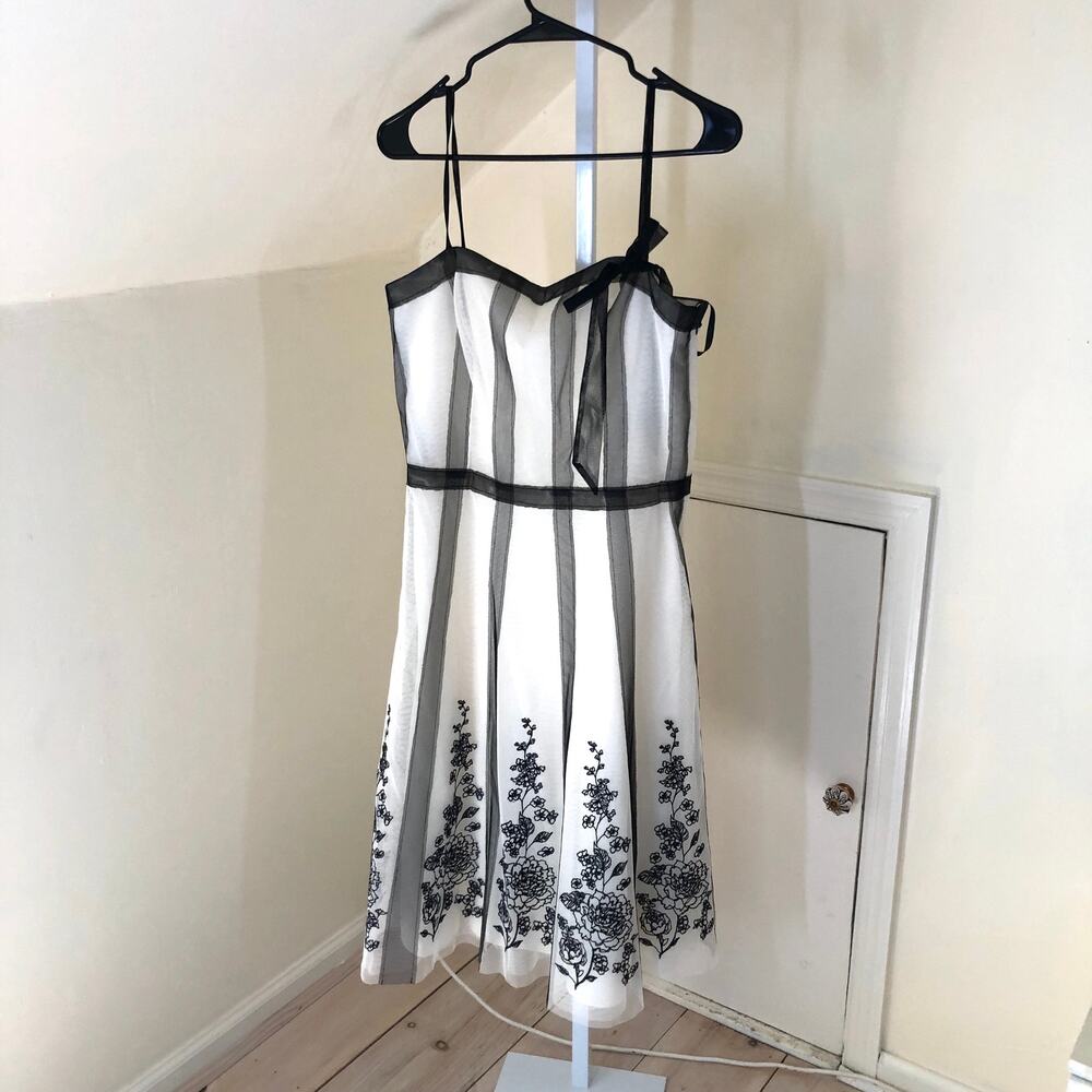 Ann Taylor LOFT EUC Women's Black Cream Embroidered Formal Dress Mesh Overlay 8